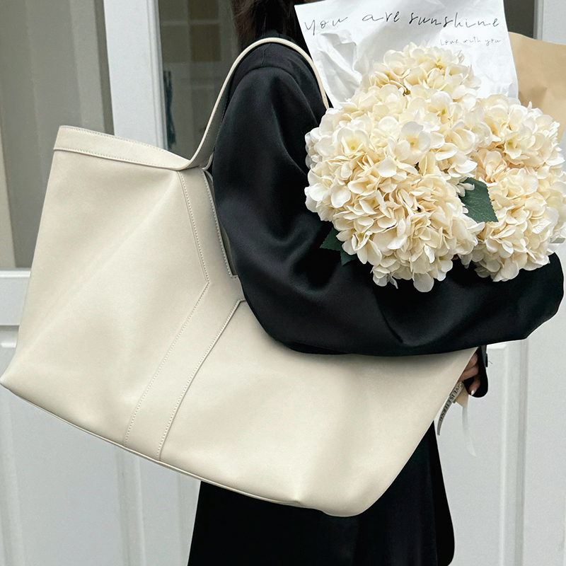 Borse Donna in Vera Pelle di L - Luxury Bags Store recensione e prezzo