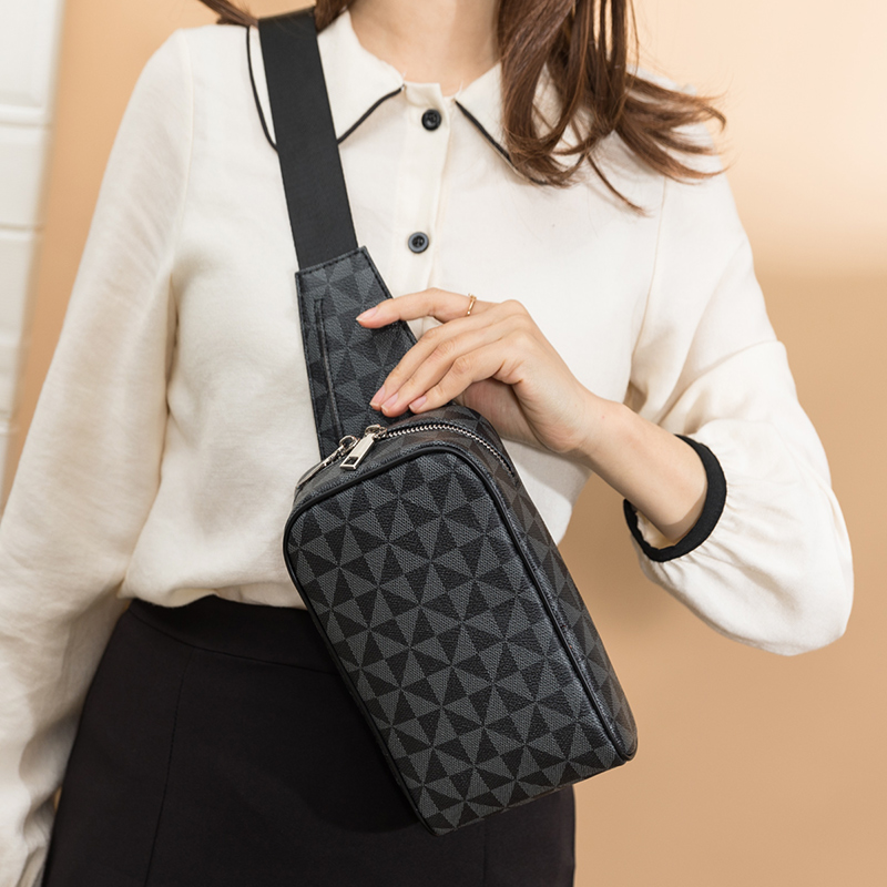 Borse a Tracolla di Lusso per  - Luxury Bags For Men recensione e prezzo