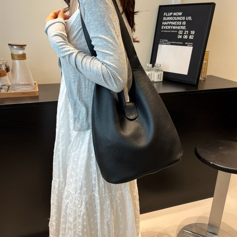 Elegante Borsa Fasciatoio da D - Luxury Bags Must Have recensione e prezzo
